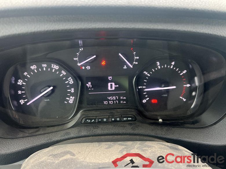 PEUGEOT Expert / 2016 / 4P / furgón Furgón Premium 1.5 BlueHDi 100 Standard (AC) #5