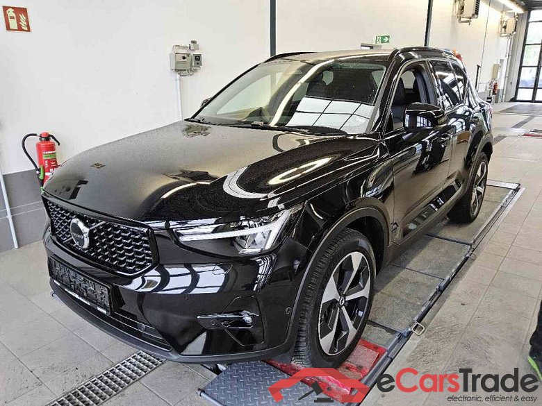 Volvo XC40 (2017->) DE - SUV5 B4 2WD EU6d, Plus Dark, (Facelift) 2022 - 2024