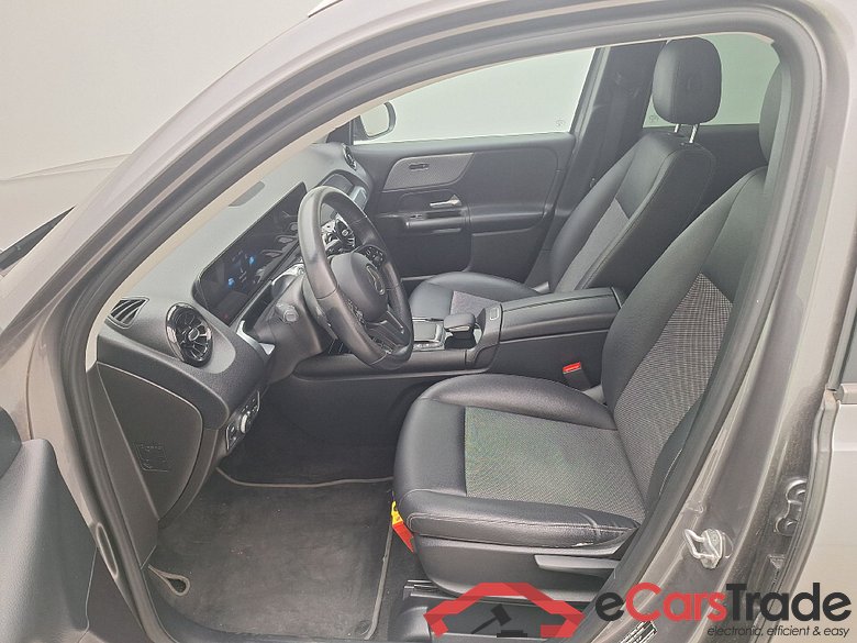 Mercedes, GLB '19, Mercedes-Benz GLB GLB 180 Business Solution 5d #3