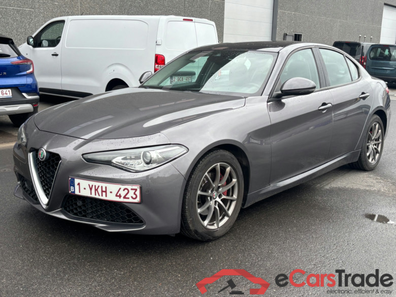 Alfa Romeo Giulia 2.2 JTDm Aut. Pano LED-Xenon 1/2 Leather KeylessGo Klima PDC ... #1