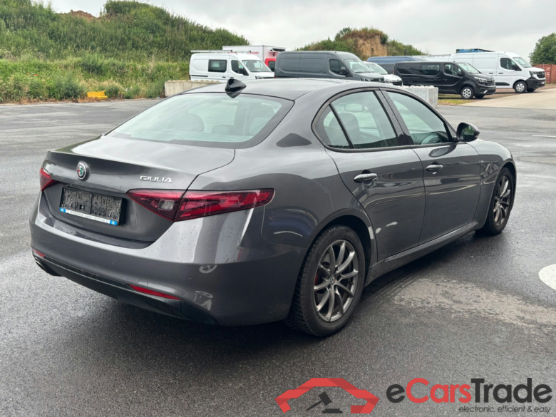 Alfa Romeo Giulia 2.2 JTDm Aut. Pano LED-Xenon 1/2 Leather KeylessGo Klima PDC ... #3