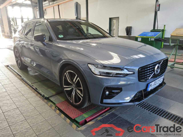 Volvo V60 Kombi (2018->) DE - Kb5 B5 (Benzin) AWD EU6d, Plus Dark Mild-Hybrid, 2021 - 2022 #2