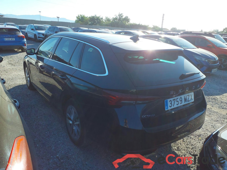 SKODA Octavia 1.5 TSI 110kW (150CV) m-HEV DSG 7 vel. AutomÃ¡tico Combi Design(Pano + Winterpack) #2