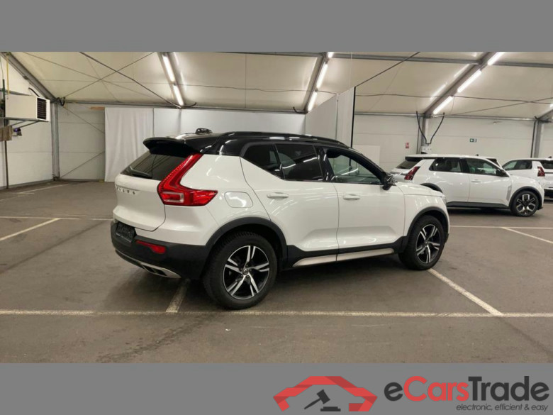 VOLVO XC40 1.5 T3 R-Design Geartronic #4