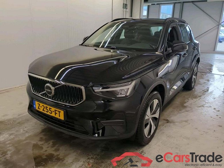 VOLVO XC40 2.0 B3 Essential #1