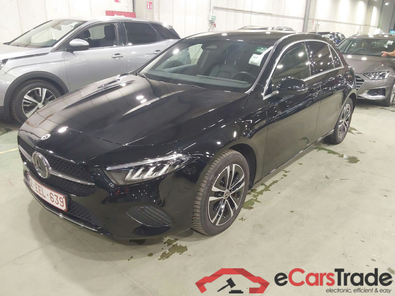 MERCEDES-BENZ A-CLASS 1.3 A 250 E LUXURY LINE DCT #1