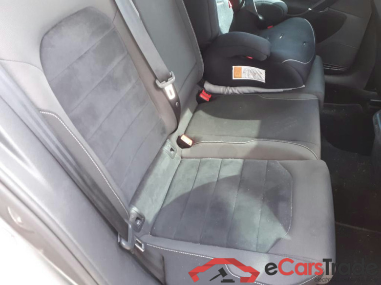 VOLKSWAGEN Golf Variant VII Golf Variant Highline 1.6 TDI BlueMotion Technology 81 kW (110 ch) 5 vitesses manuel #4