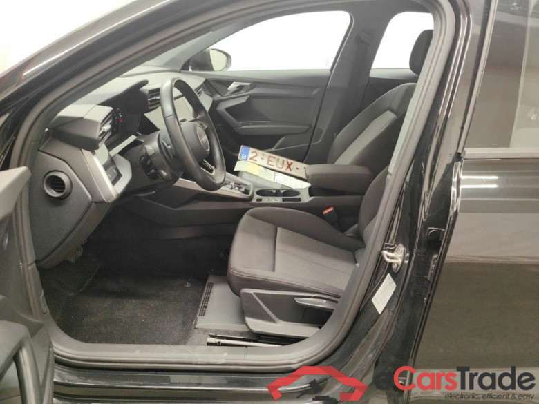 Audi A3 Sportback 1.0 30 TFSi 81kW S tronic Attraction BE 5d #3