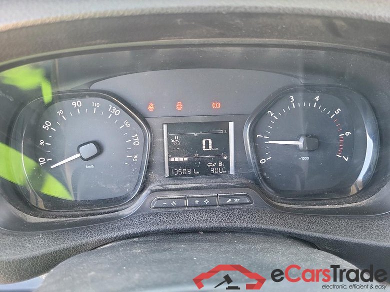 OPEL Vivaro / 2019 / 4P / furgón 1.5 Diésel 88kW (120CV) M Std Express #4