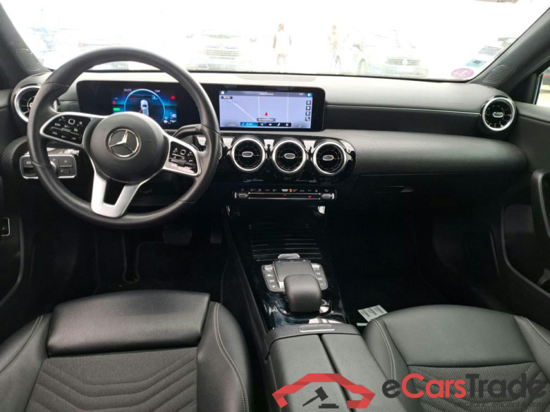Classe A Compact 2018 5P Berline A 250 e Business Line 8G DCT #5