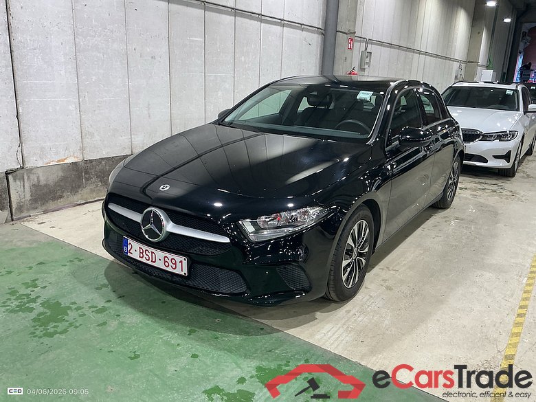 MERCEDES-BENZ A-CLASS 1.3 A 180 ESSENTIAL LINE DCT