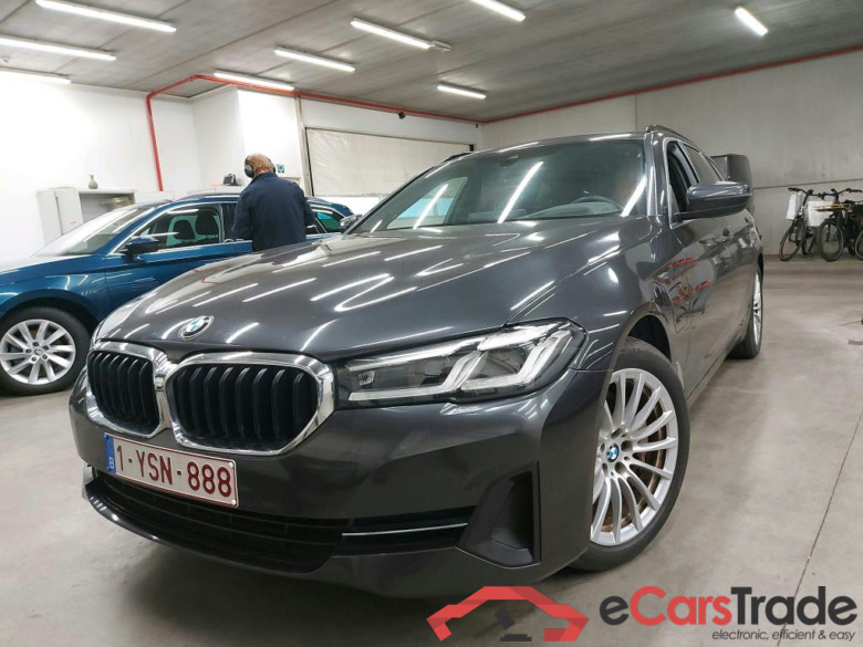 BMW - BMW 5 TOURING 530e 292PK Pack Business With Dakota Heated Seats & Comfort Pack & Safety & Harman Kardon & Head Up & Electric Sunroof * HYBRID * #1