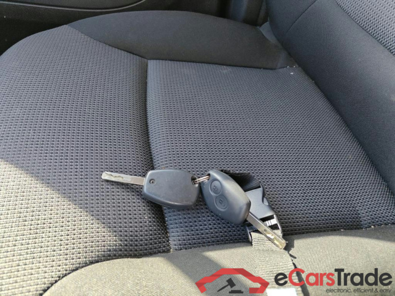 RENAULT Trafic 88 kW #6