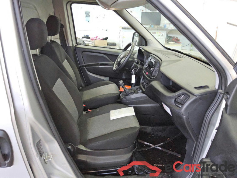 Doblo Cargo / Pritsche SX Maxi Kasten 1.4 70KW MT5 E6 #4