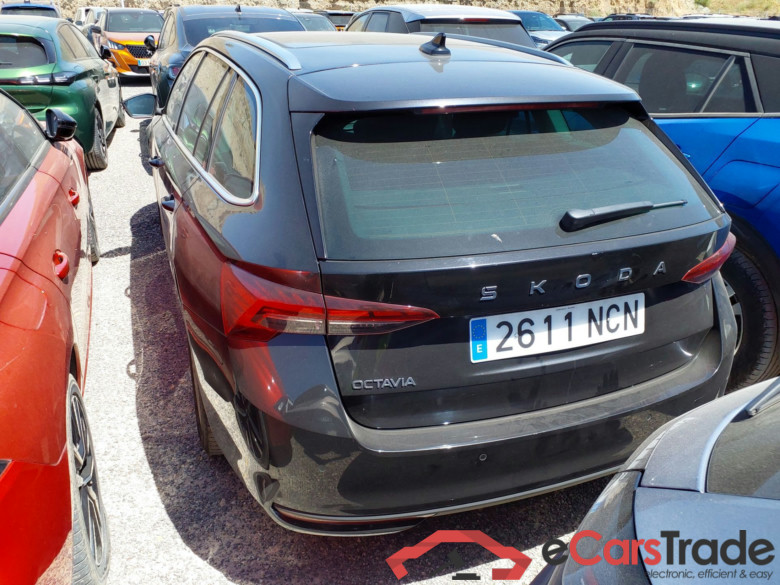 SKODA Octavia 2.0 TDI 110 kW (150CV) DSG 7 vel AutomÃ¡tico Combi Design(Pano + Winterpack) #2