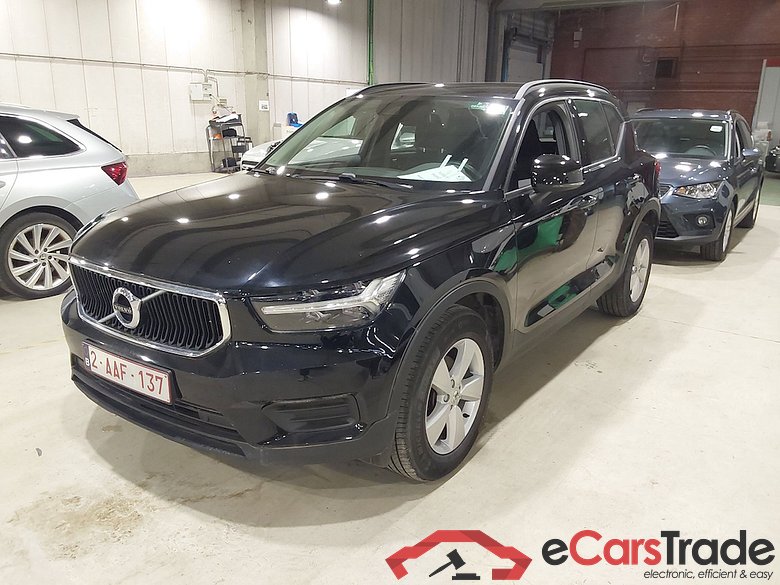 VOLVO XC40 1.5 T2 MOMENTUM CORE