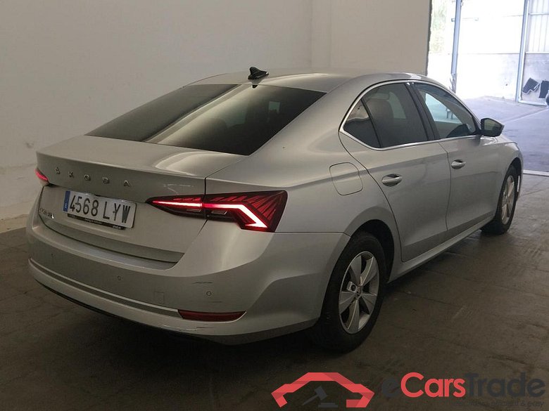 SKODA Octavia / 2020 / 5P / berlina con portón 2.0 TDI 85kW (115 CV) Manual Ambition #2