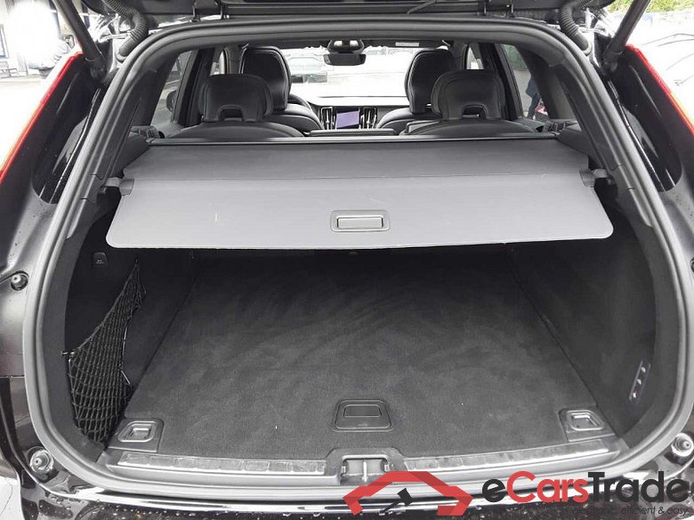 Volvo XC60 (03.2017->) DE - SUV5 B5 (Benzin) AWD EU6d, Ultimate Dark Mild-Hybrid, (Facelift) 2022 - 202 #6