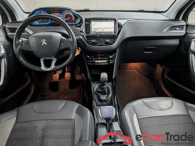 PEUGEOT 2008 1.2 PureTech Allure #5