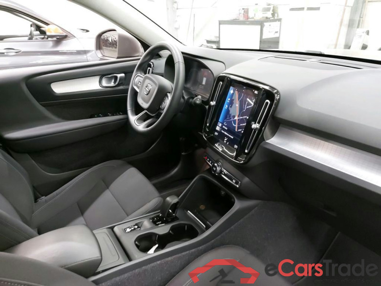 VOLVO - VOL XC40 T2 129PK Geartronic Momentum Pro & Park Assist Pack  * PETROL * #3
