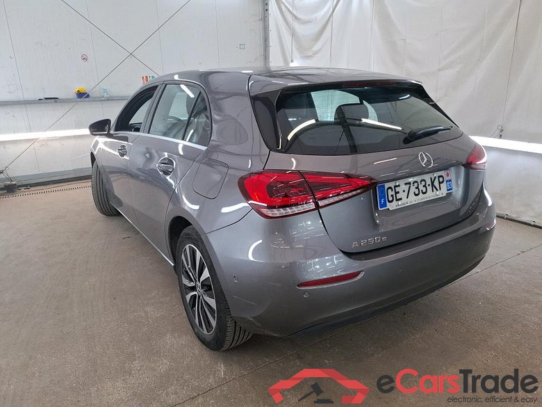 MERCEDES-BENZ Classe A Compact / 2018 / 5P / Berline A 250 e Business Line 8G-DCT #2
