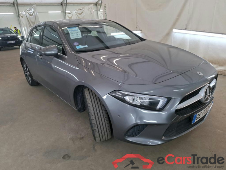 MERCEDES-BENZ Classe A Compact / 2018 / 5P / Berline A 250 e Business Line 8G-DCT #4