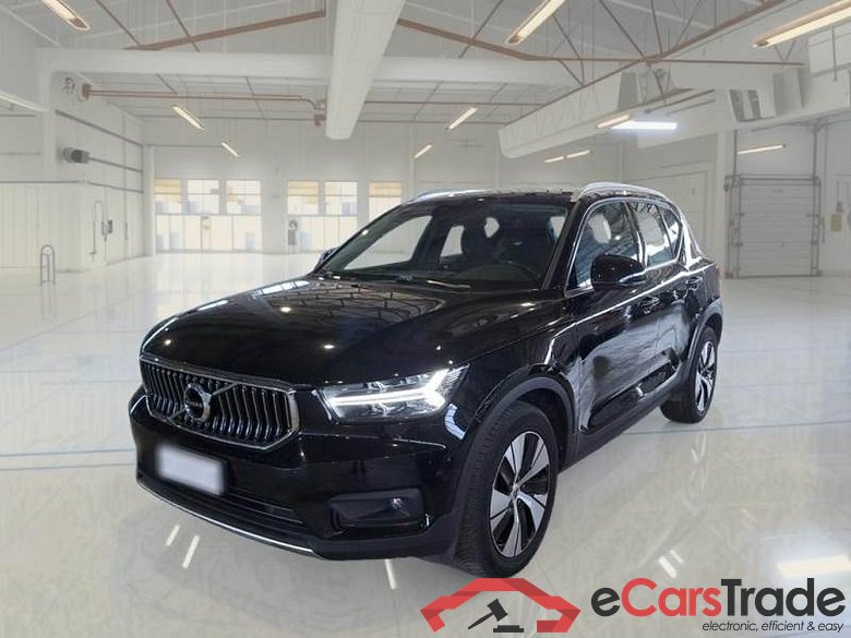 VOLVO XC40 / 2017 / 5P / SUV T4 PLUG-IN HYBRID AUTO RECH INSCRIP EXPR #1