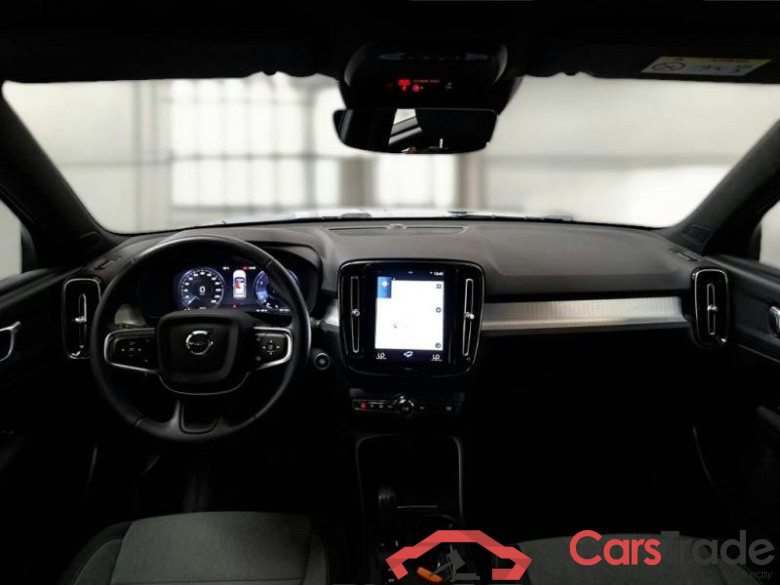 VOLVO XC40 / 2017 / 5P / SUV T3 AUTOMATICO MOMENTUM PRO #3