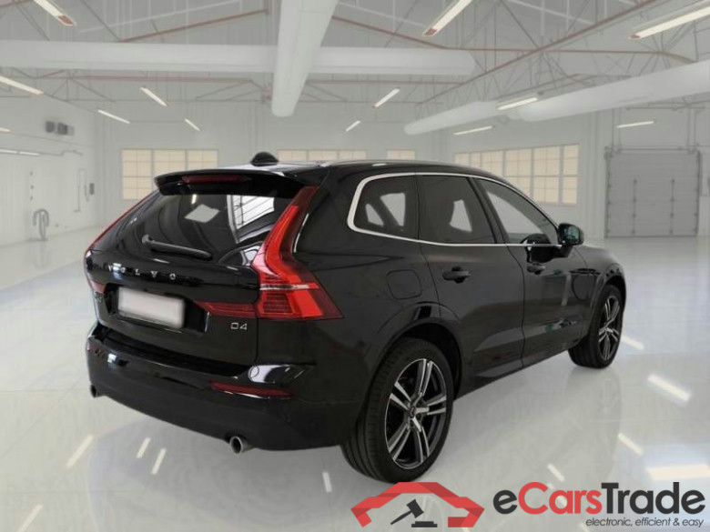 VOLVO XC60 / 2017 / 5P / SUV D4 GEARTR. MOMENTUM PRO #2