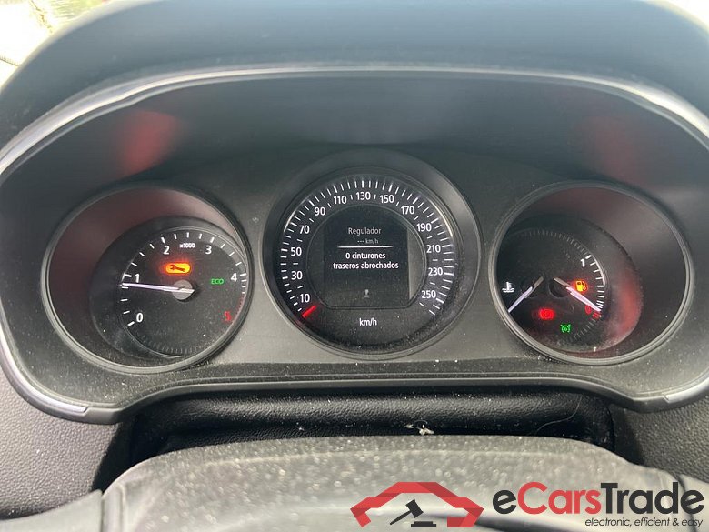RENAULT Mégane / 2015 / 5P / berlina con portón Life Blue dCi 70kW (95CV) #4