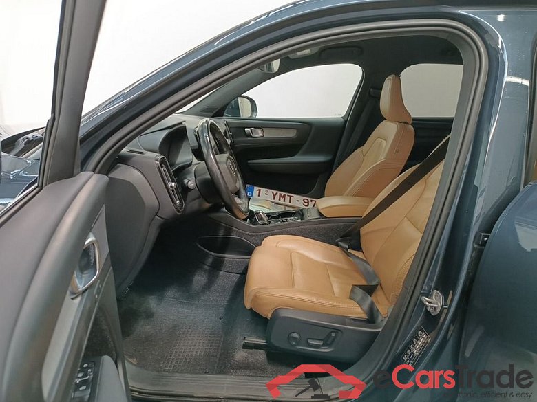 Volvo XC40 B4 AWD Geartronic Inscription 5d #3