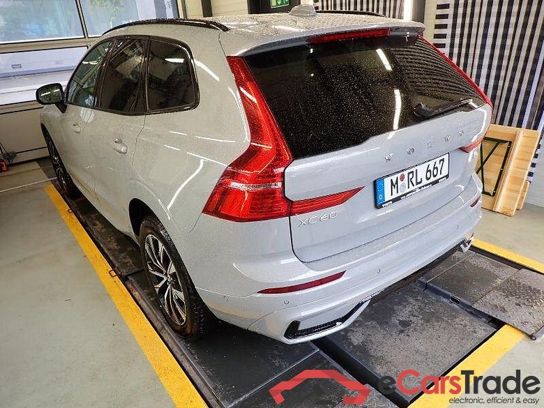 Volvo XC60 (03.2017->) DE - SUV5 B5 (Benzin) AWD EU6e, Plus Dark Mild-Hybrid, (Facelift 2) 2025 - 2026 #4