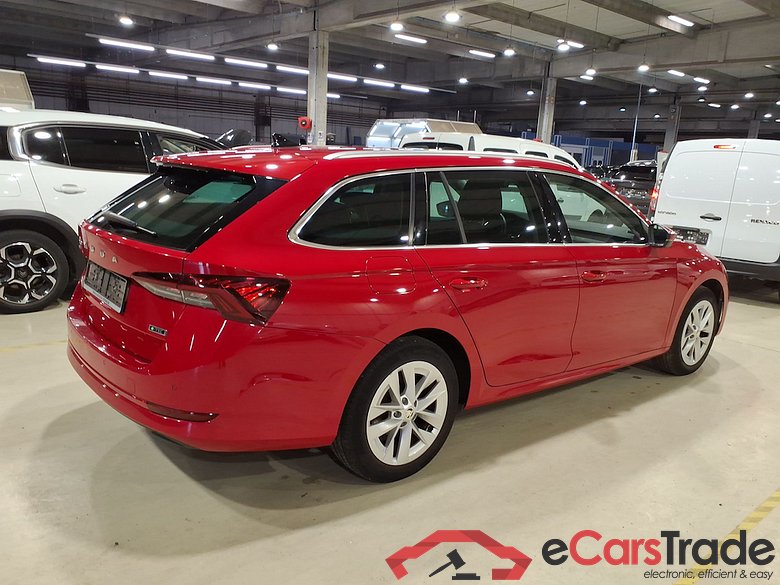 SKODA OCTAVIA COMBI 1.5 TSI ACT 110KW DSG7 CLEVER #4