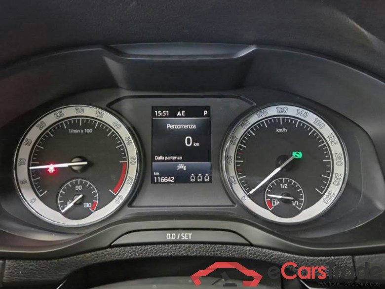 SKODA KAROQ / 2017 / 5P / SUV 2.0 TDI 110KW EVO SCR SPORTLINE DSG 4WD #4