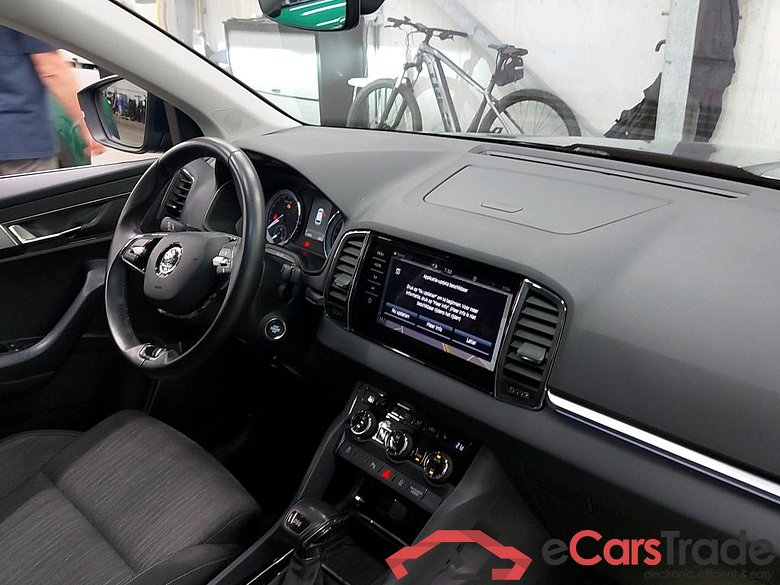 SKODA - SKO KAROQ CRTDI 115PK DSG7 Clever+ With Climatic & Navigation & Electric Heated Seats & Park Sensors Front & Rear & 18 Inch Alloy #3