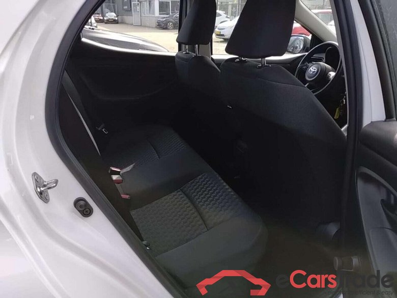TOYOTA YARIS 1.5 Hybrid Active #5