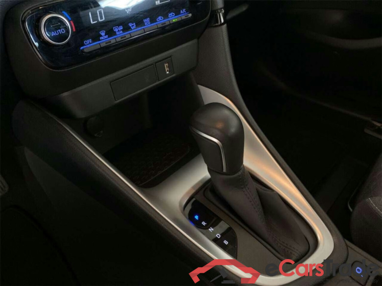 TOYOTA YARIS 1.5 Hybrid Dynamic #6