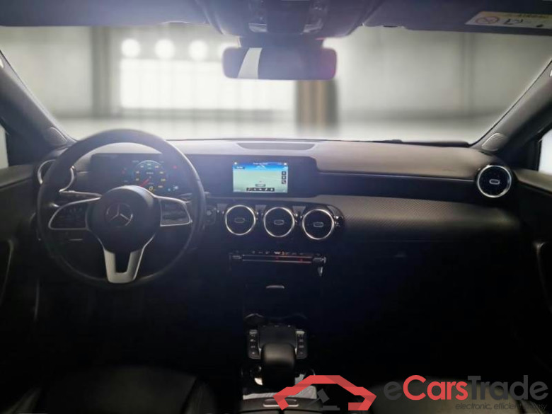 MERCEDES-BENZ CLASSE A / 2018 / 5P / BERLINA A 180 D AUTOMATIC BUSINESS EXTRA #3