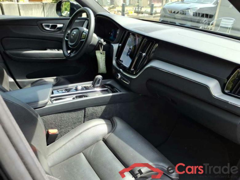 Volvo XC60 (03.2017->) DE - SUV5 B5 (Benzin) 2WD EU6d, R-Design Mild-Hybrid, (Facelift) 2021 - 2022 #3