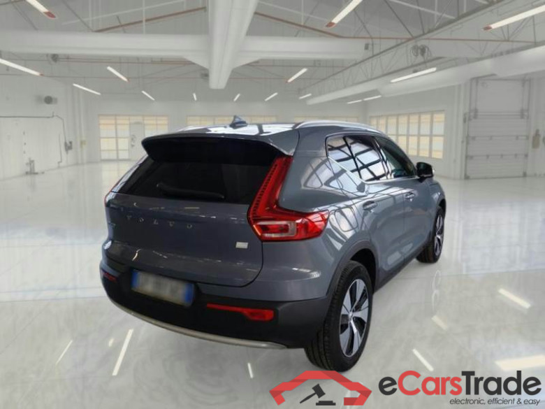 VOLVO XC40 / 2021 / 5P / SUV T5 RECHARGE PLUG-IN AUTO CORE #2
