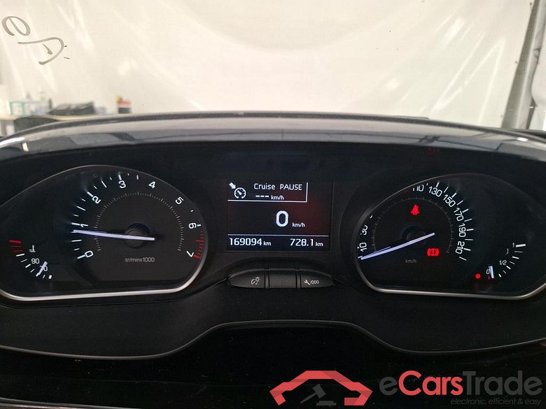 PEUGEOT 208 5p Berline Puretech 110 ¤6.c SandS ALLU BUS #6