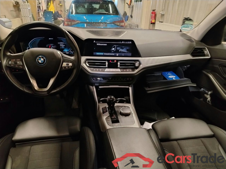 BMW 3er 320e Aut. Advantage 4d 120kW #3