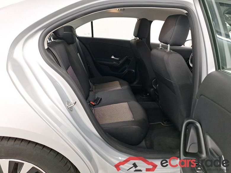 MERCEDES-BENZ A-CLASS 2.0 A 180 D ESSENTIAL LINE DCT #6