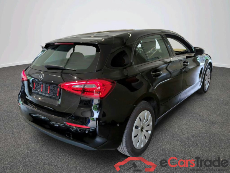 MERCEDES-BENZ A-Klasse A 180 d 8G-DCT 5d 85kW #2