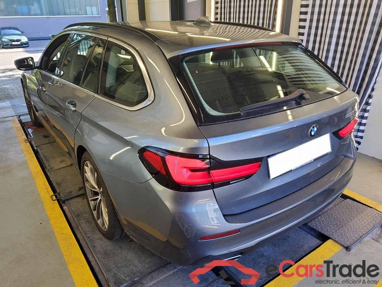 BMW 5 Touring (G31)(2017->) DE - Kb5 520 i Mild-Hybrid EU6d, Luxury Line OPF, (Facelift) 2020 - 2024 #4