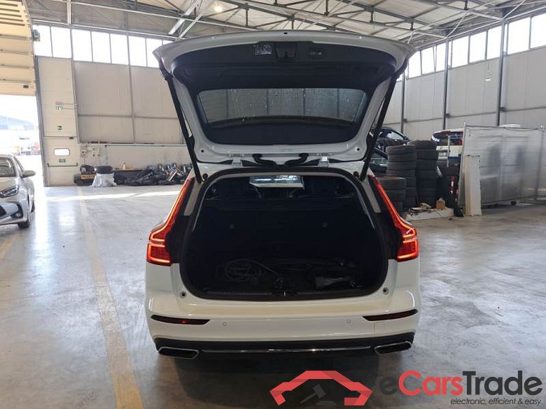 VOLVO V60 / 2019 / 5P / STATION WAGON T6 PLUG-IN AWD AUTOM.INSCR.EXPR. #5