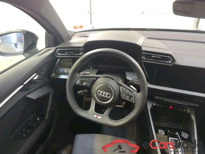 AUDI A3 Sportback 45 TFSI e S edt Comp #3