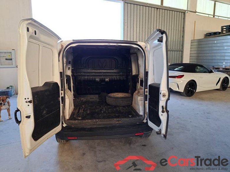 FIAT DOBLÒ CARGO / 2014 / 4P / VETT. FURGONATA CH1 LOUNGE 1.6 MJET 105CV E6D-F SeS #5