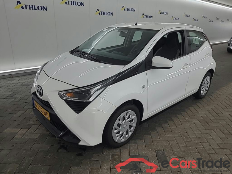 TOYOTA Aygo 1.0 VVT-i x-play 5D 53kW #1