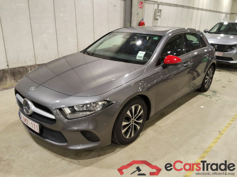 MERCEDES-BENZ A-CLASS 1.3 A 180 ESSENTIAL LINE DCT #1